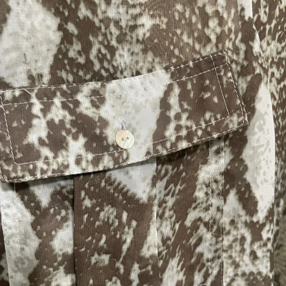 Willi Smith Snake print long sleeve button down blouse M - Picture 6 of 13